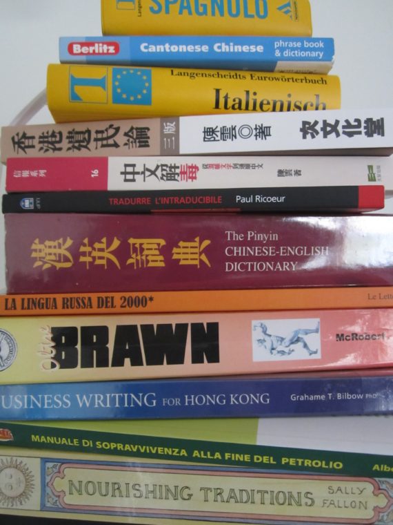 pila di libri Traduttore Firenze